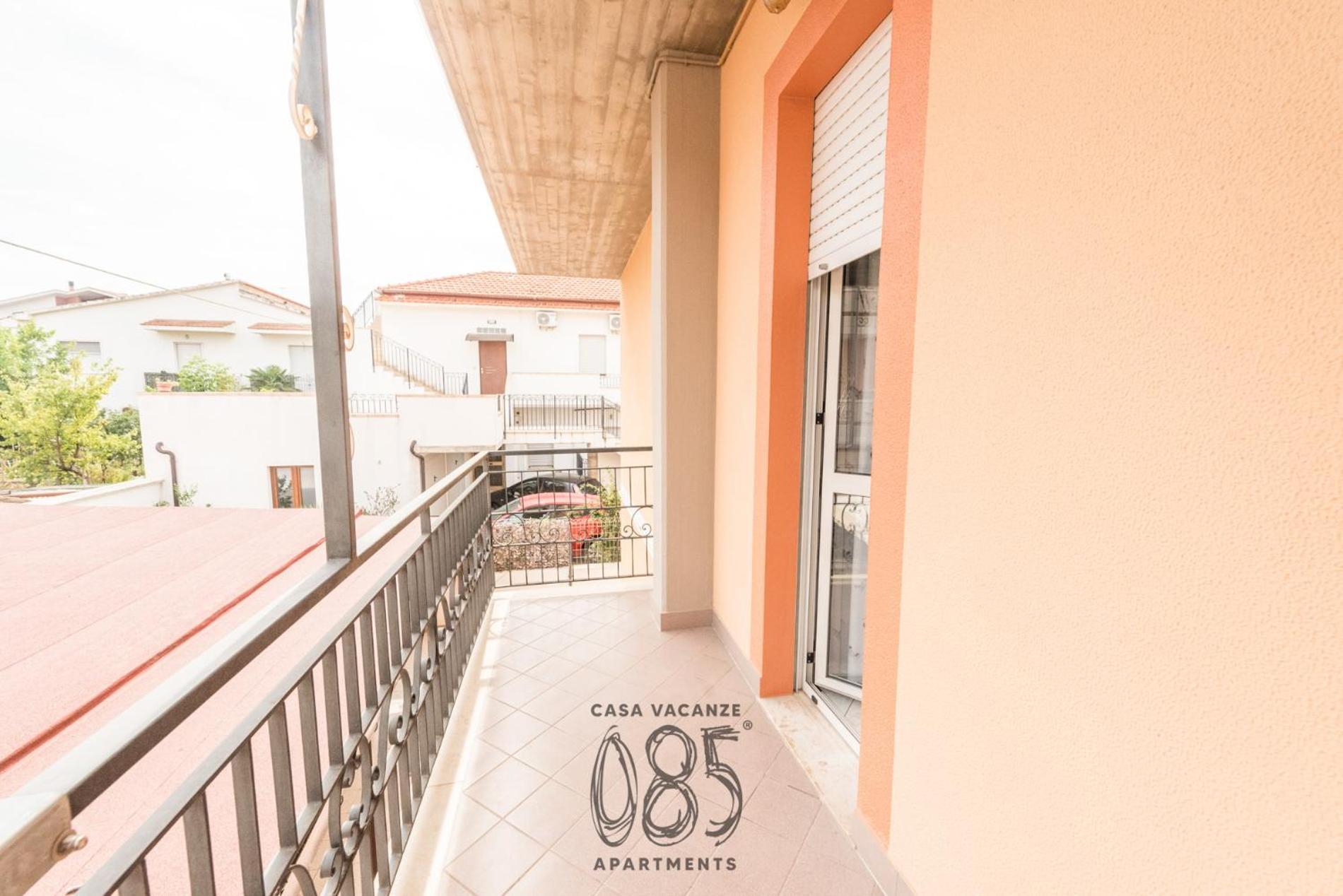 Apartment 085 *